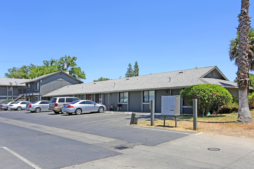 Mountain View Apartments in Merced, CA - Foto de edificio