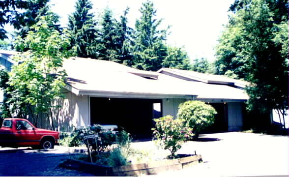 Highland Lane Condominiums in Bellevue, WA - Building Photo