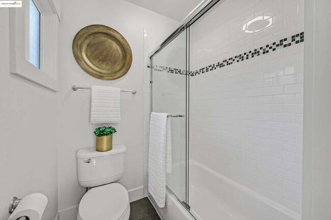 1146 Masonic Ave in Albany, CA - Building Photo - Building Photo