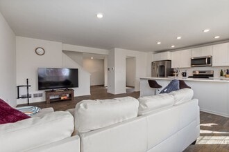 2115 Canyon Creek Ct in Aurora, IL - Foto de edificio - Building Photo