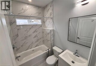 140 Byron Ave in Kitchener, ON - Building Photo - Building Photo