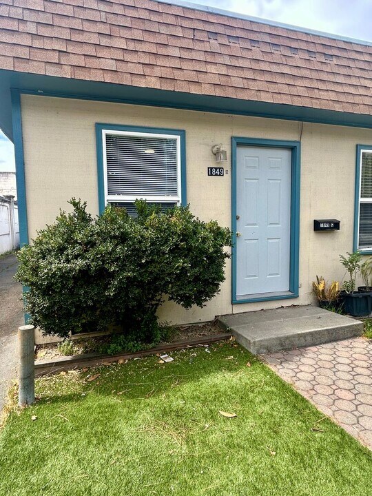 1849 Washington Ave in San Leandro, CA - Building Photo