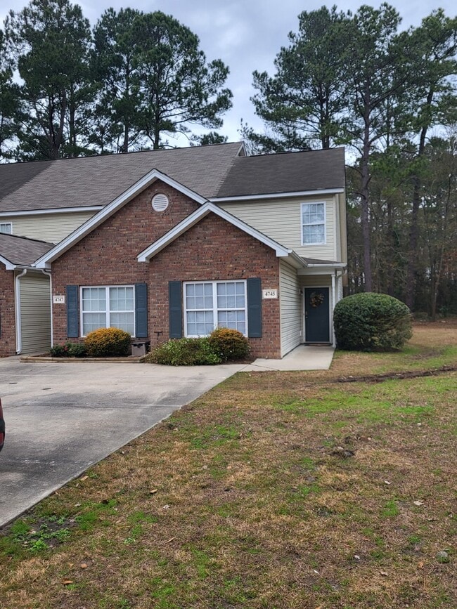4745 Skillmaster Ct in North Charleston, SC - Building Photo - Building Photo