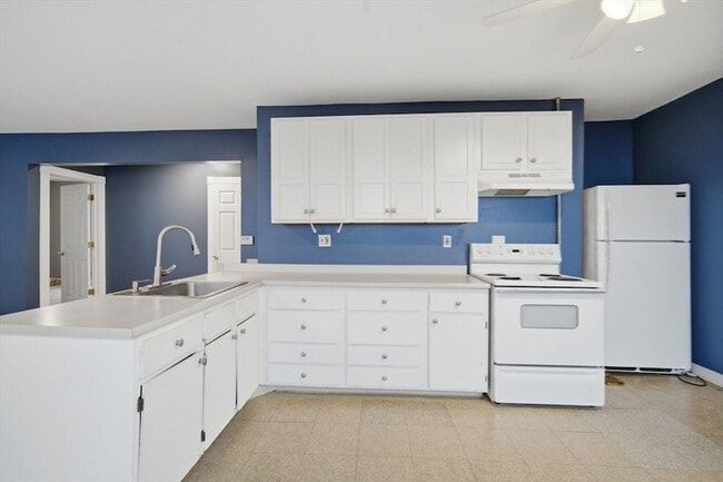 882 Liberty St, Unit 1 in Springfield, MA - Foto de edificio - Building Photo