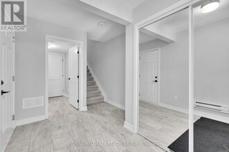 233 Anyolite Private in Ottawa, ON - Building Photo - Building Photo