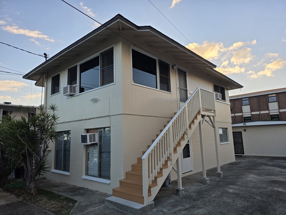 1126 1st Ave in Honolulu, HI - Building Photo