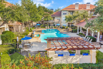 St. Andrews at River Park Apartments in Arlington, TX - Building Photo - Building Photo