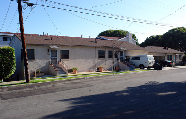 101 W Sycamore Ave in El Segundo, CA - Building Photo - Building Photo