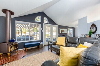 60289 Cinder Butte Rd in Bend, OR - Building Photo - Building Photo