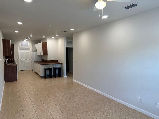 7400-7414 SW 10th Ct-Unit -102 in North Lauderdale, FL - Building Photo - Building Photo
