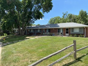 Crestaire Apartments in Bellevue, NE - Building Photo - Building Photo