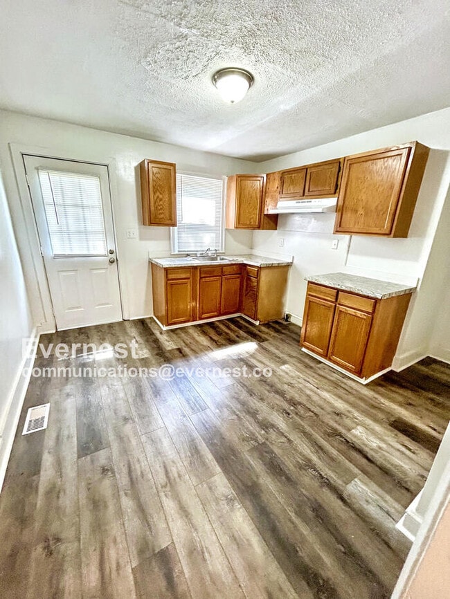 2823 N Glenn Ave in Winston-Salem, NC - Building Photo - Building Photo