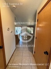 170 E Fairfield St in Gladstone, OR - Building Photo - Building Photo