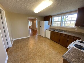 8206 AL-204 in Jacksonville, AL - Building Photo - Building Photo
