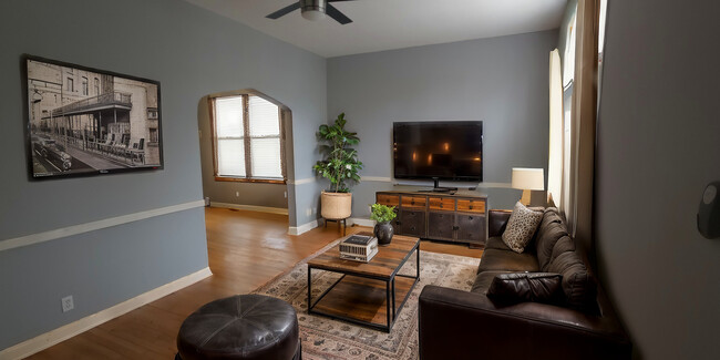 7927 S Burnham Ave in Chicago, IL - Building Photo - Building Photo