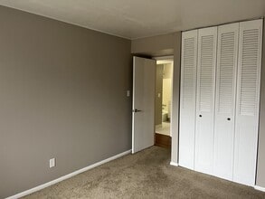 Foster Park Apartments in Fort Wayne, IN - Building Photo - Building Photo