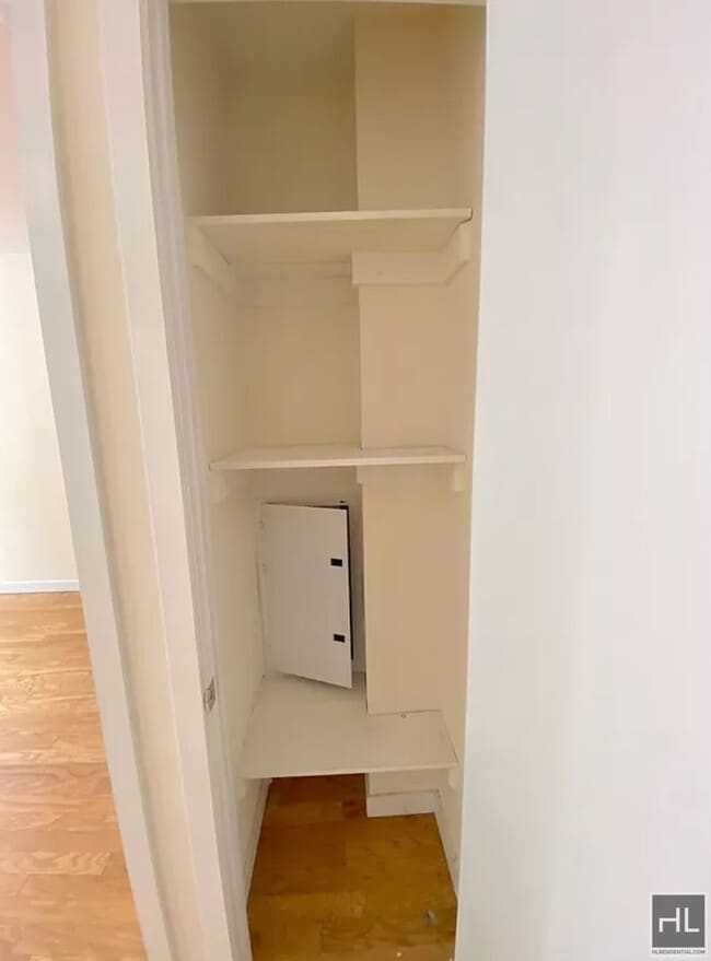 METROPOLITAN AVENUE in Brooklyn, NY - Building Photo - Building Photo