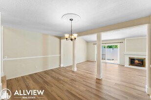 324 Plaza Estival in San Clemente, CA - Building Photo