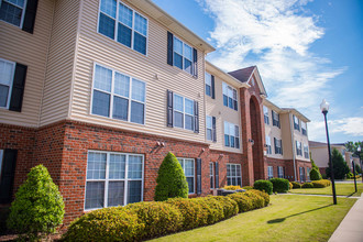 Legacy at Berkeley Place in Goldsboro, NC - Building Photo - Building Photo