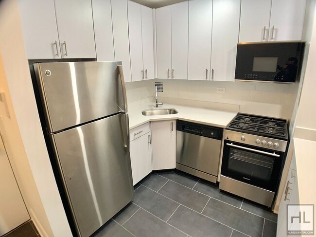 WEST 22 STREET in New York, NY - Building Photo - Building Photo