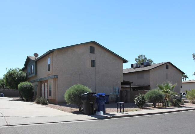 1423-1431 E Knoll Cor in Mesa, AZ - Foto de edificio - Building Photo