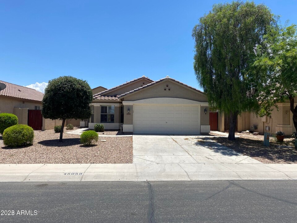 45059 Paraiso Ln in Maricopa, AZ - Building Photo