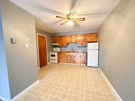 37 Dobbin St in Rothesay, NB - Building Photo