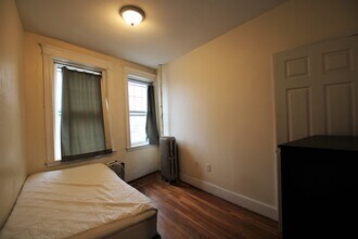 1868 Commonwealth Ave, Unit 5 in Boston, MA - Foto de edificio - Building Photo