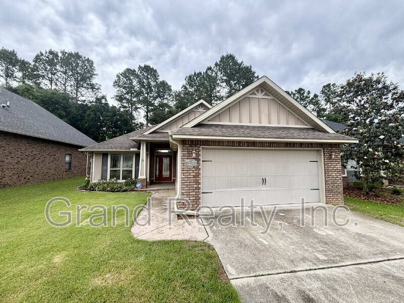 5892 Dunridge Drive in Pace, FL - Building Photo