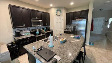 6917 Holly Heath Dr in Riverview, FL - Building Photo - Building Photo