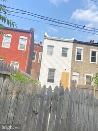 538 N Pulaski St photo'