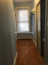 4 Barrett Ave-Unit -1 in Boston, MA - Foto de edificio - Building Photo