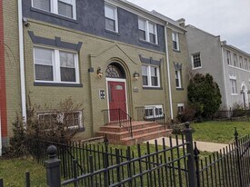 1235 Simms Pl NE, Unit 10 in Washington, DC - Building Photo