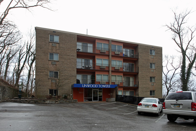 Linwood Towers in Cincinnati, OH - Foto de edificio - Building Photo