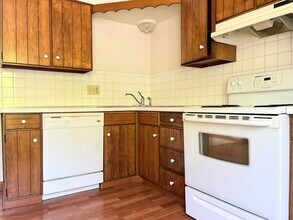 25 Oakridge Dr in West Seneca, NY - Building Photo - Building Photo