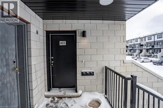 410 Northfield Dr W in Waterloo, ON - Building Photo - Building Photo