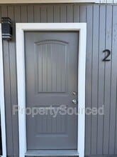 911 E H St in Lathrop, CA - Building Photo - Building Photo