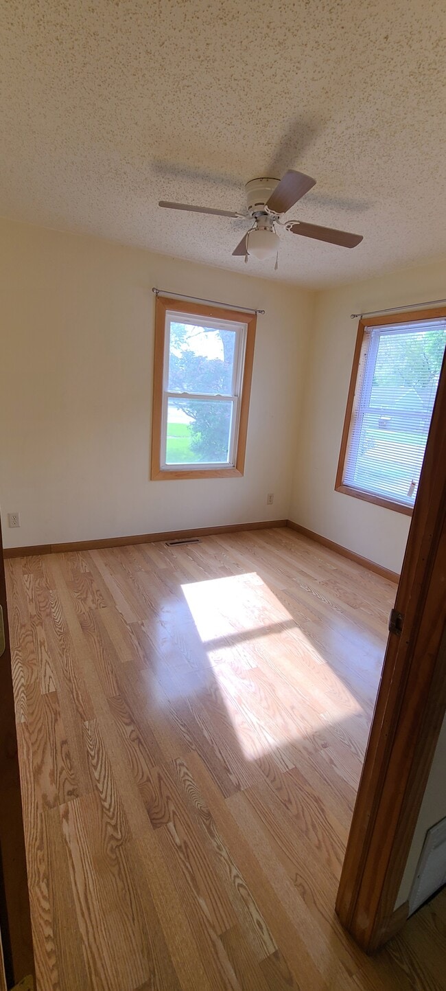 1206 W 15th St in Rock Falls, IL - Building Photo - Building Photo