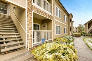 10165 E Carolina Pl in Denver, CO - Building Photo