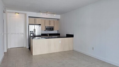 1111 SW 1st Ave in Miami, FL - Building Photo - Building Photo