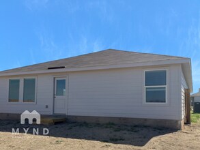 328 Pacific Waters in Seguin, TX - Foto de edificio - Building Photo