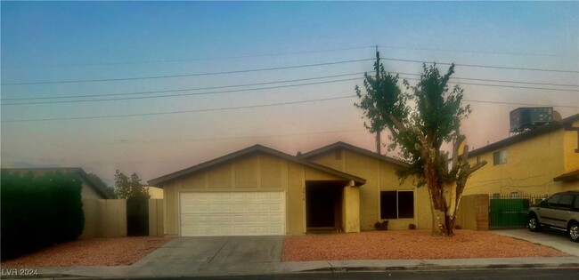 3614 S Calmosa St in Las Vegas, NV - Building Photo - Building Photo