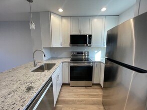 8072 Wimbledon Dr in Portage, MI - Foto de edificio - Building Photo