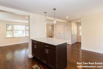 77 Rock Glen Rd in Medford, MA - Building Photo - Building Photo