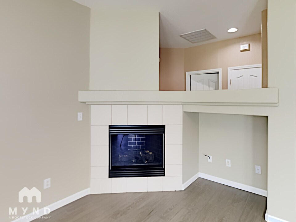 2040 Fenmore Way in Sacramento, CA - Building Photo