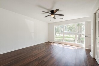 11515 Iberia Dr in Houston, TX - Building Photo - Building Photo