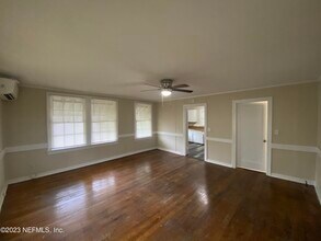 2317 Bertha St in Jacksonville, FL - Foto de edificio - Building Photo
