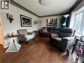 1244 Belle Isle View Blvd in Windsor, ON - Building Photo - Building Photo