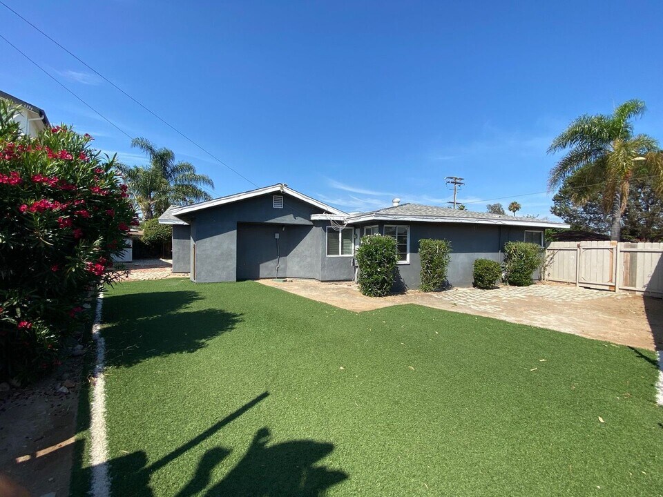 5102 Ewing St in San Diego, CA - Building Photo