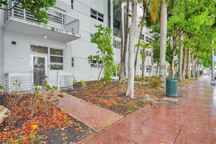 4332 Collins Ave in Miami Beach, FL - Building Photo